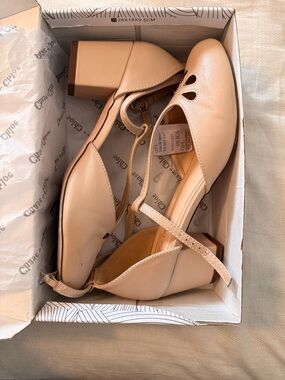 Chase + Chloe Classic Round-Toe Block Heel Mary Jane - nude